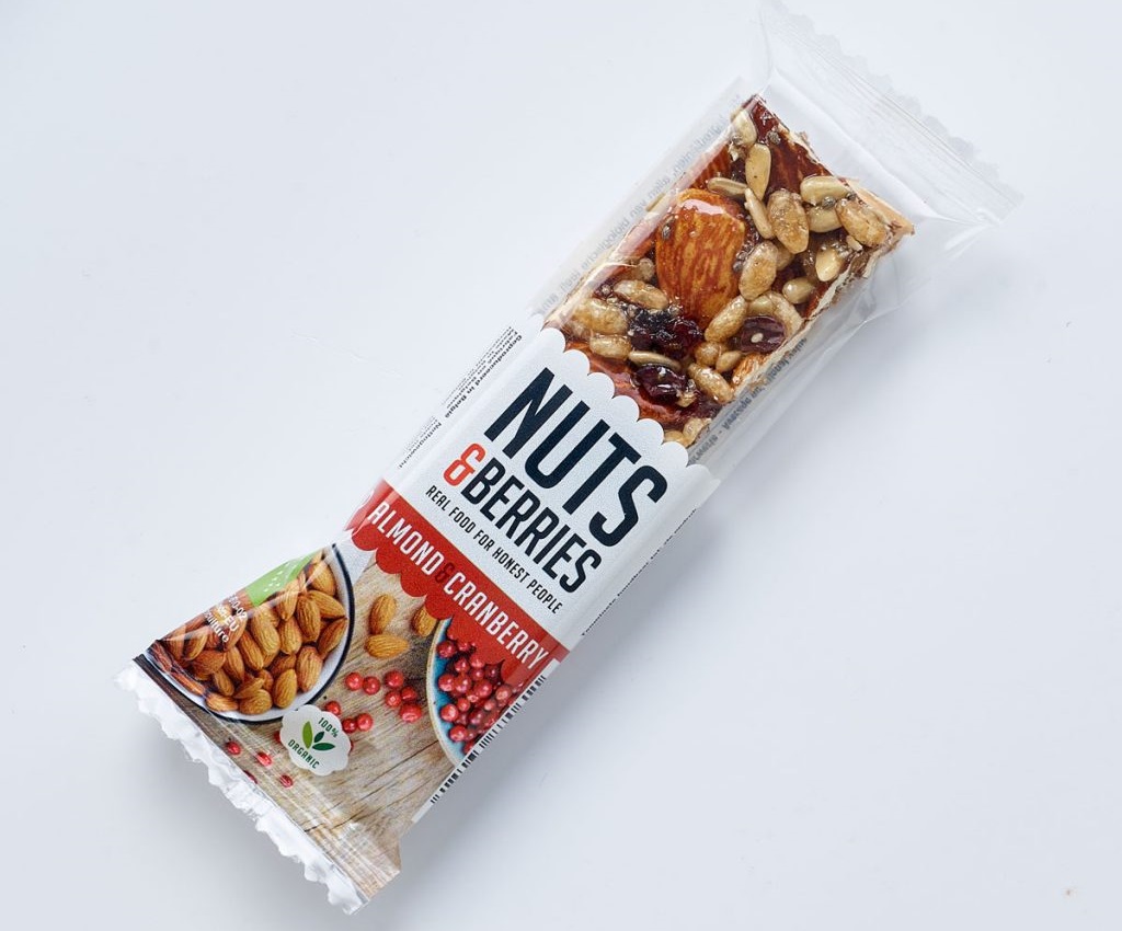 Organic Almond &amp; Cranberry Crunchy Nut Bar 30g
