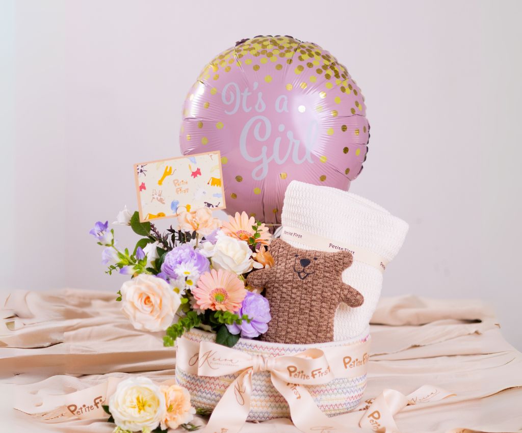 Petite Friend Premium Baby Hamper (Bruno the Bear / Baby Girl)
